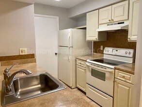 3004 Parkway Blvd in Kissimmee, FL - Foto de edificio - Building Photo