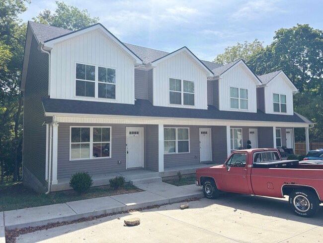 2073 N Ford St in Clarksville, TN - Building Photo - Building Photo
