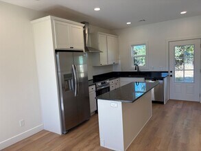 814 14th St in Wamego, KS - Building Photo - Building Photo