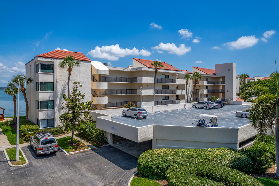 La Puerta Del Sol in St. Petersburg, FL - Building Photo