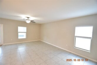 9511 Channing Hill Dr in Sun City Center, FL - Building Photo - Building Photo