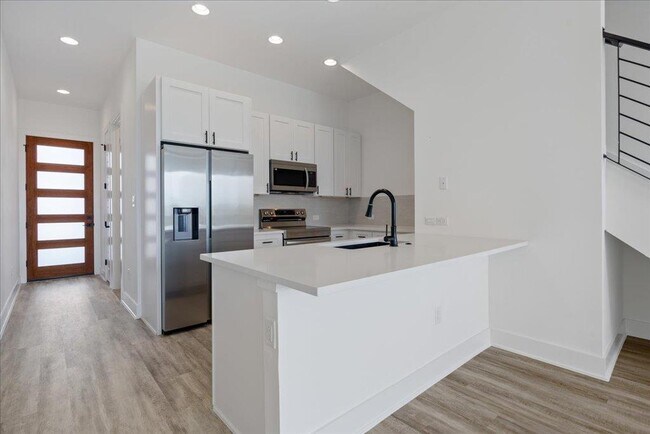 21200 Portsmouth Cove in Lago Vista, TX - Building Photo - Building Photo