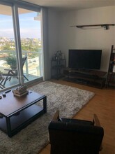 1000 West Ave, Unit 1431 in Miami Beach, FL - Building Photo - Building Photo