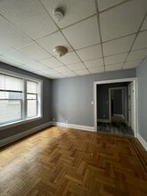 130 W 47th St, Unit 21 in Bayonne, NJ - Building Photo - Building Photo