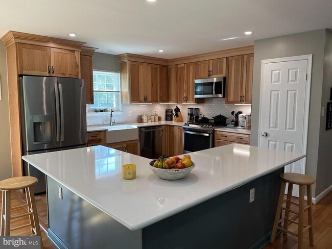 7209 Popkins Farm Rd in Alexandria, VA - Building Photo - Building Photo