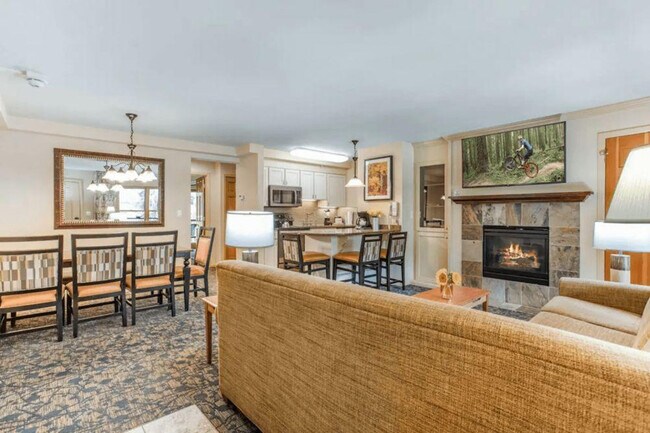 2284/1-2281 S Frontage Rd W in Vail, CO - Foto de edificio - Building Photo
