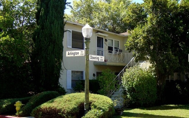 1712 Arlington Ave, Unit 1712AndOneHalf