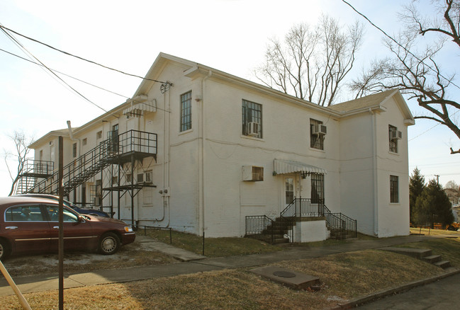 912 Vernon St in Ironton, OH - Building Photo - Building Photo