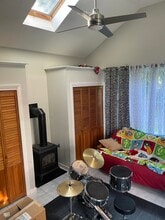 23 W Center St, Unit 3 bedroom in Northampton, MA - Building Photo - Building Photo