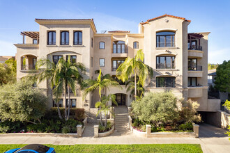 Residential Condominiums in Studio City, CA - Foto de edificio - Building Photo