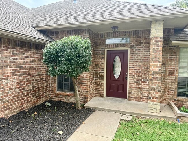9016 NW 79th St in Yukon, OK - Foto de edificio - Building Photo