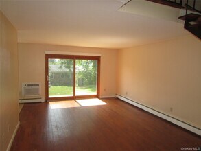 28 Alpine Dr in Wappingers Falls, NY - Building Photo - Building Photo