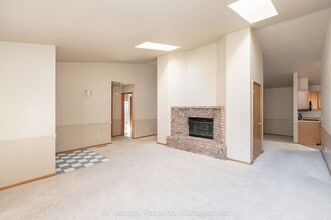 2431 NE 6th St in Bend, OR - Building Photo - Building Photo