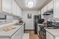 Clackamas Trails Apartments in Portland, OR - Building Photo - Interior Photo