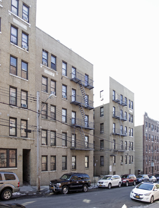 636-638 E 231st in Bronx, NY - Foto de edificio