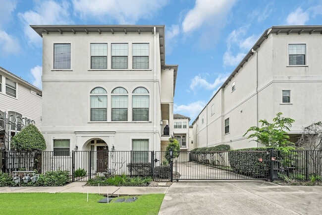 1204 Cohn St, Unit 105 in Houston, TX - Building Photo - Building Photo