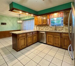 11814 Cypresswood Dr in Houston, TX - Building Photo - Building Photo