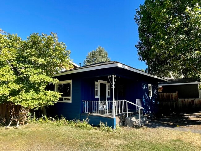 342 NW Riverfront St in Bend, OR - Building Photo - Building Photo