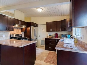 333 Ruth Avenue, Unit House in Mountain View, CA - Building Photo - Building Photo