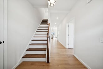 2219 Lebanon Dr in McKeesport, PA - Foto de edificio - Building Photo