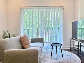 542 Boulevard NE in Atlanta, GA - Building Photo