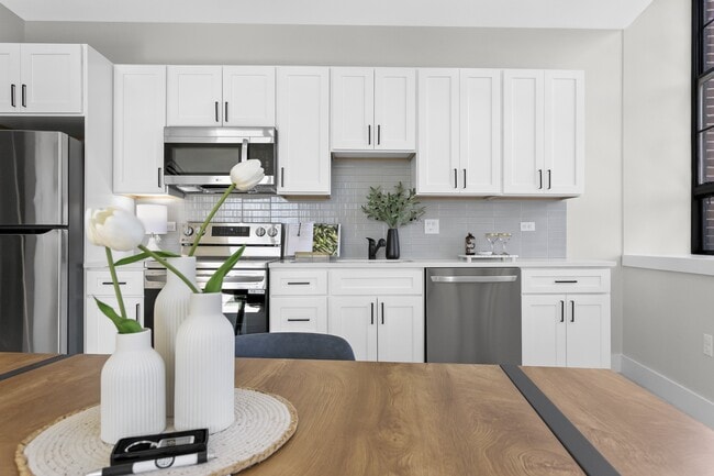 The Society Apartments on Pratt in Hartford, CT - Building Photo - Building Photo