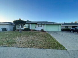 1957 65th Ave in Sacramento, CA - Building Photo