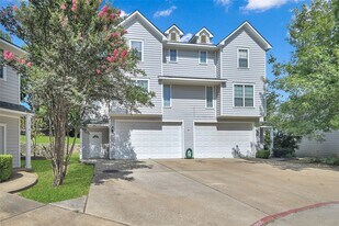 187 Binnacle Ct in Willis, TX - Building Photo