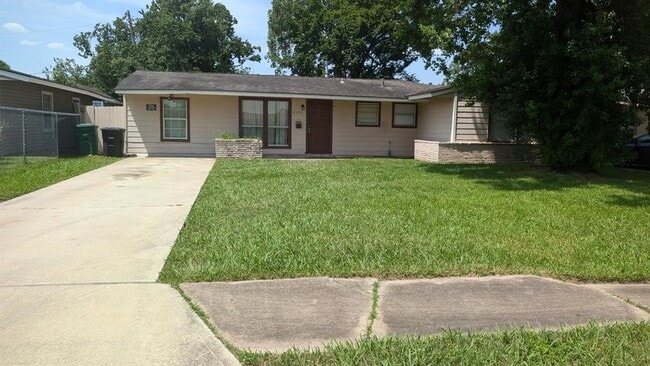 6139 Ridgeway Dr in Houston, TX - Building Photo - Building Photo