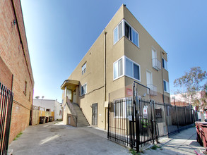 6619-6625 Bancroft Ave in Oakland, CA - Building Photo - Building Photo