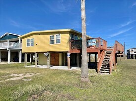 308 Parkview Rd in Surfside Beach, TX - Building Photo