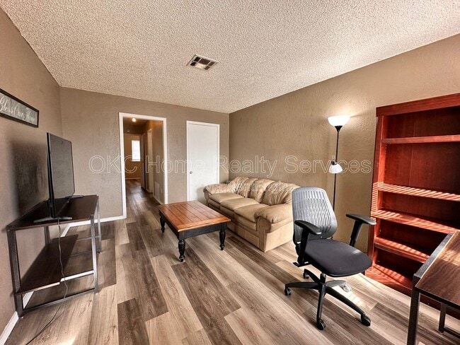 109 SE 42nd St in Oklahoma City, OK - Foto de edificio - Building Photo