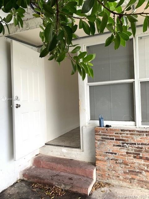 7905 Crespi Blvd-Unit -STUDIO in Miami Beach, FL - Building Photo - Building Photo