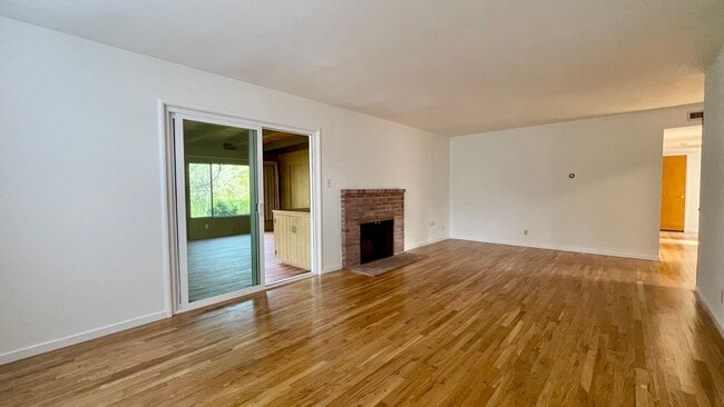 136 Lincoln St in San Luis Obispo, CA - Building Photo - Building Photo