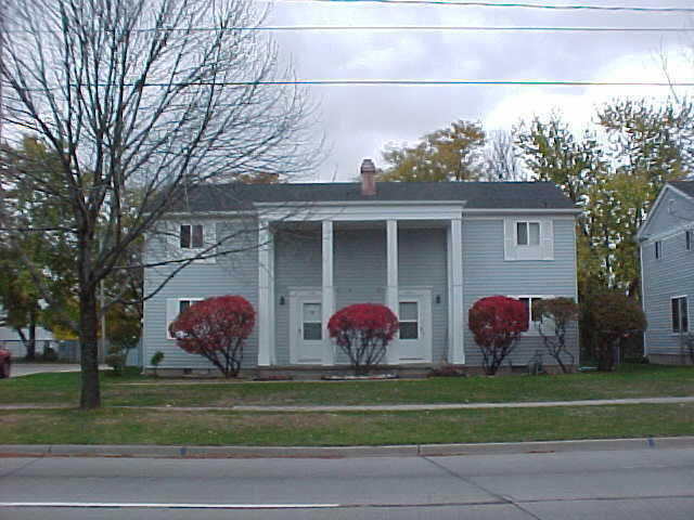 1323 W Lake Lansing Rd in East Lansing, MI - Foto de edificio