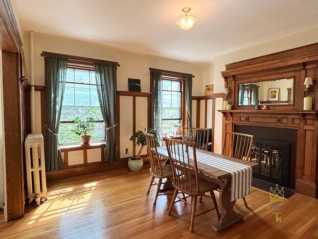 12 Colbourne Cres, Unit 2