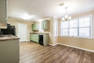 5521 Pennybrook Trail in Stone Mountain, GA - Building Photo - Building Photo