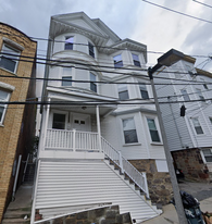 10 Parker Hill Ave, Unit 3 in Boston, MA - Building Photo