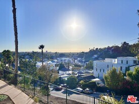 1800 N Alvarado St in Los Angeles, CA - Building Photo