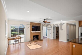 16498 LG Almaden Road in Los Gatos, CA - Building Photo - Building Photo