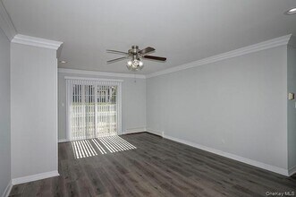 196 Lakeland Ave in Sayville, NY - Building Photo - Building Photo