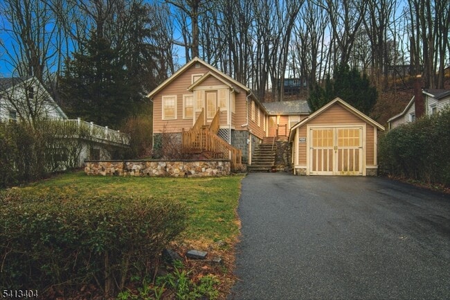 43 Estling Lake Rd in Denville, NJ - Building Photo - Building Photo