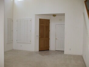 9560 Windrose Ln in Roseville, CA - Building Photo - Building Photo