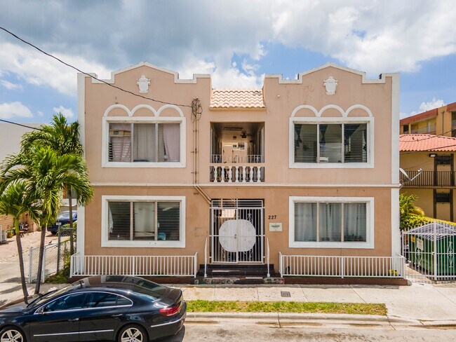227 NW 13th Ave in Miami, FL - Building Photo - Building Photo