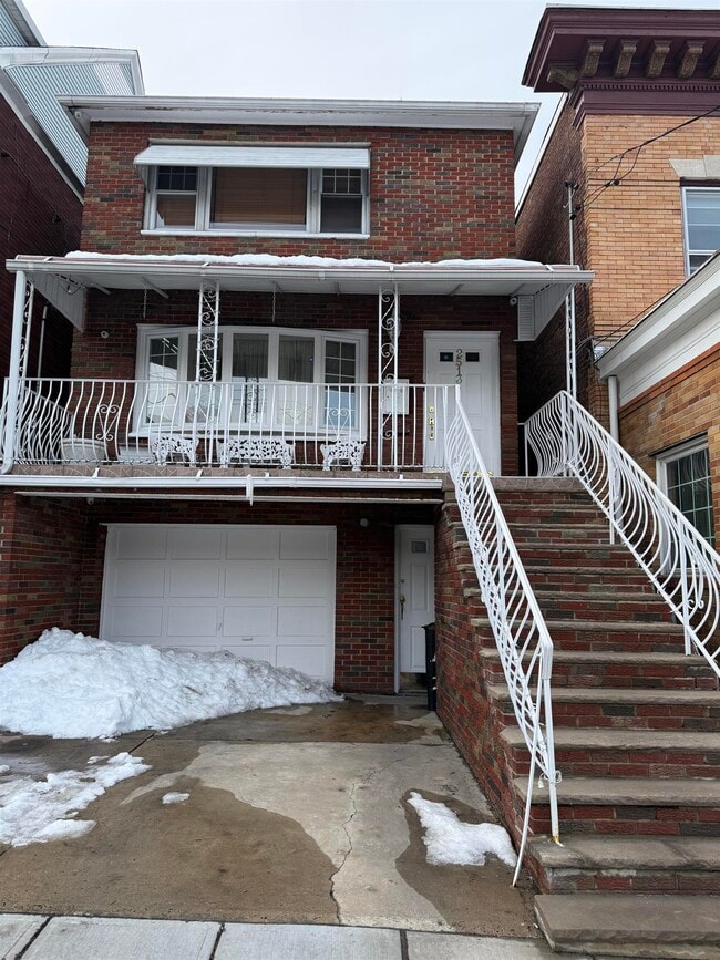 property at 2513 Palisade Ave