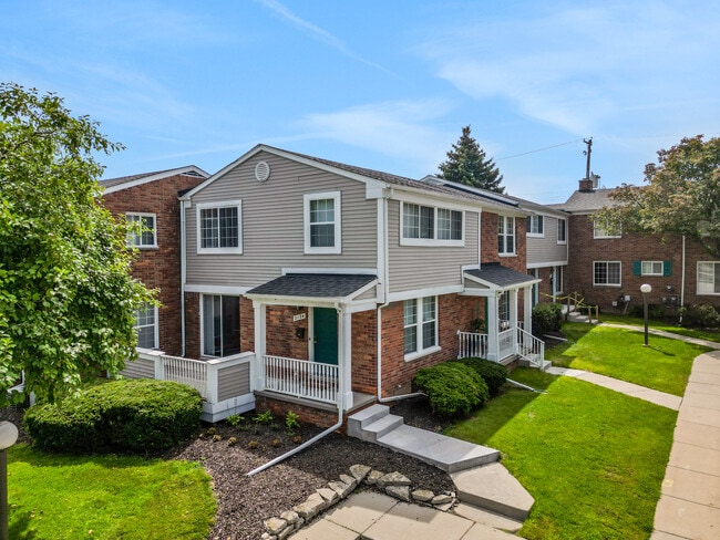 Woodmar Apartments in Lansing, MI - Foto de edificio - Building Photo