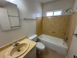 810 S Kolb Rd, Unit 4 in Tucson, AZ - Building Photo - Building Photo