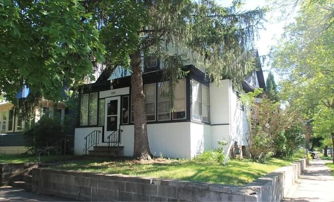 property at 916 Aurora Ave