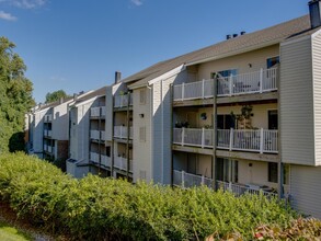 Twin Ridge Apartments I in Baltimore, MD - Building Photo - Building Photo