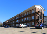 Peachtree Apartments in Auburn, AL - Foto de edificio - Building Photo